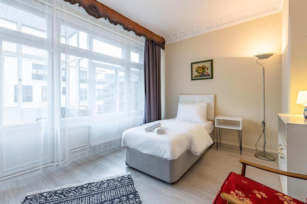 Charming Apartment Surrounded By Vibrant Attractions In Kadikoy 이스탄불 외부 사진