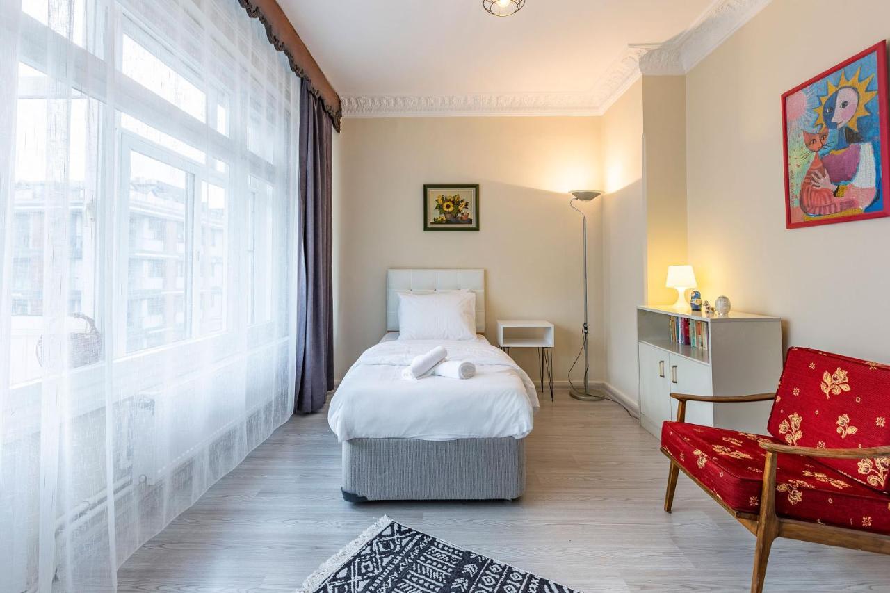 Charming Apartment Surrounded By Vibrant Attractions In Kadikoy 이스탄불 외부 사진
